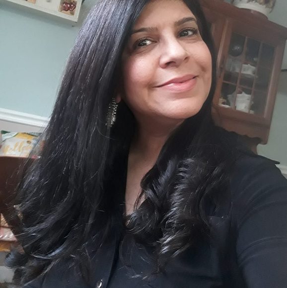 Meet your Posher, Claudia - Picture 1 of 1